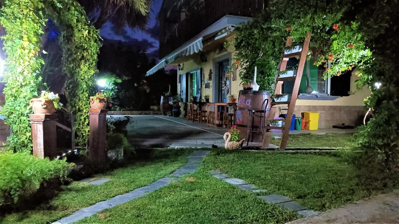 Il Laghetto Acomodação com café da manhã Castrovillari Exterior foto